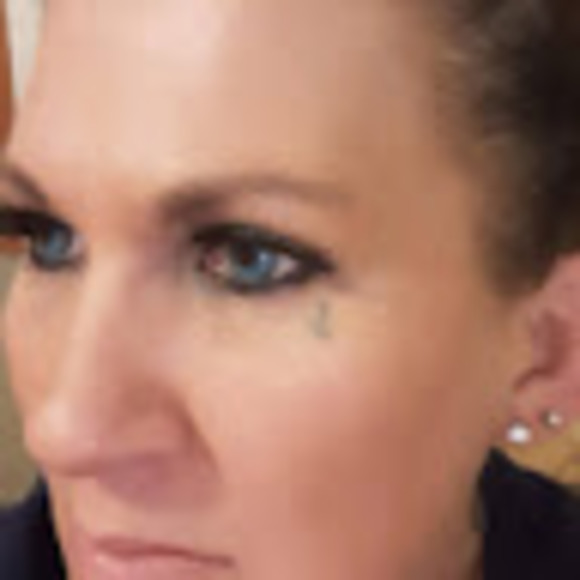 Meet your Posher, Maureen - Picture 1 of 1